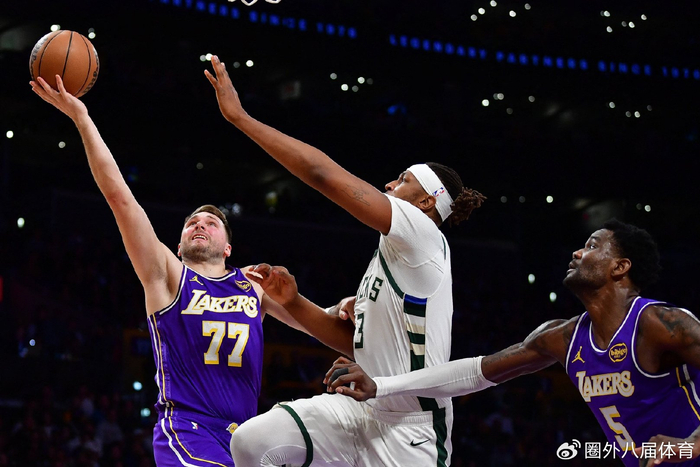 湖人名宿怒批东契奇！真该学习詹姆斯，不与裁判较劲才能成为MVP|达拉斯独行侠队|洛杉矶湖人队|卢卡-东契奇|丹尼-格林|丹尼·格林_新浪体育_新浪新闻