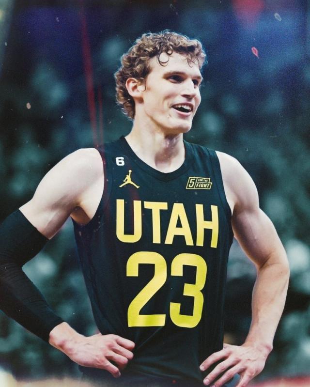 1672300948066060280.jpg FlH4-l2WAAA5XxE.jpg