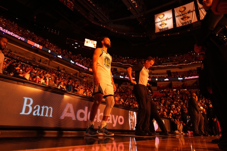 开云kaiyun平台-老瑞秋：真希望巅峰库里有阿德巴约这待遇 那样他能破多少纪录？